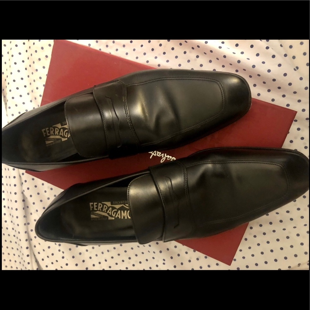 Salvatore Ferragamo
Men's Leather Penny Loafer